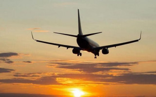 Польща продовжила дозвіл на польоти з України