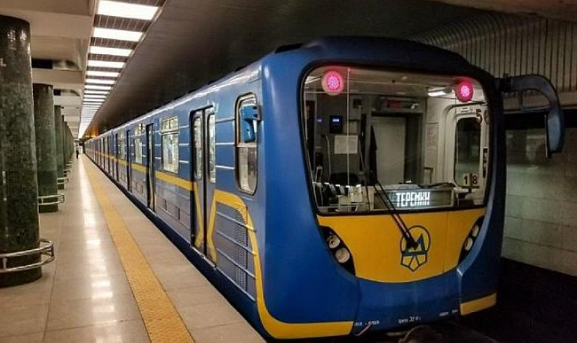 Столичний метрополітен зупинився: причини