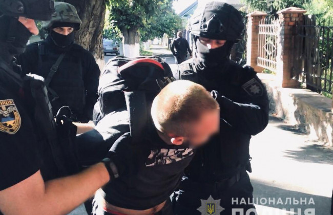 Поліція Київщини затримала дилера, який збував наркотики через месенджер