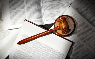 Учасникам справи повинні надіслати копії рішень, навіть якщо вони не були присутні на засіданні: КАС ВС