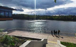 На Русанівській набережній побудували сучасну зрошувальну систему, фото