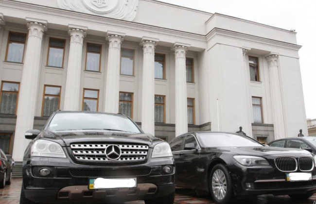 За угон элитных авто — 12 лет тюрьмы: депутаты решили наказывать угонщиков реальными сроками