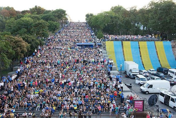 Відсвяткували: МОЗ говорить про спалах коронавірусу в Одесі після Дня міста