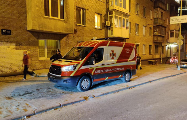 В Киеве на Печерске горел последний этаж элитной новостройки: фото, видео