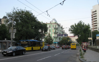 В Киеве переименовали сквер на Львовской площади