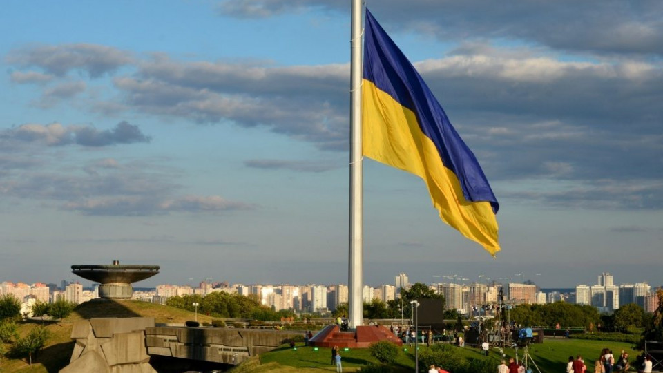 У Києві замінять найбільший прапор