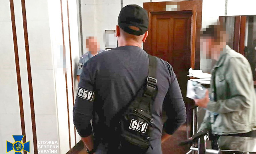 СБУ викрила мільйонну оборудку з конфіскованим майном: підозрюються тернопільські фіскали