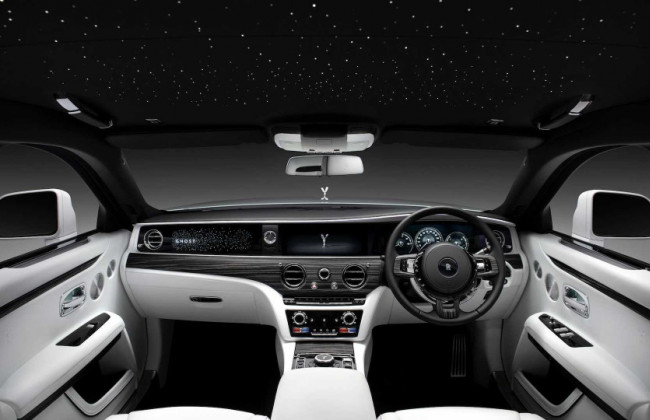 Автомобиль со звездным небом в салоне: презентован новый Rolls-Royce, фото