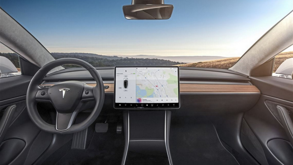 На заметку водителям: эксперты раскритиковали автопилот Tesla