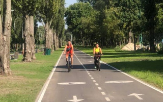 В столичном парке обустроили 600-метровую дорожку для велосипедистов: фото