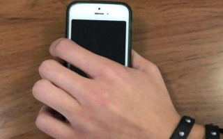 Зухвала крадіжка з кущів: у киянки в кафе поцупили телефон