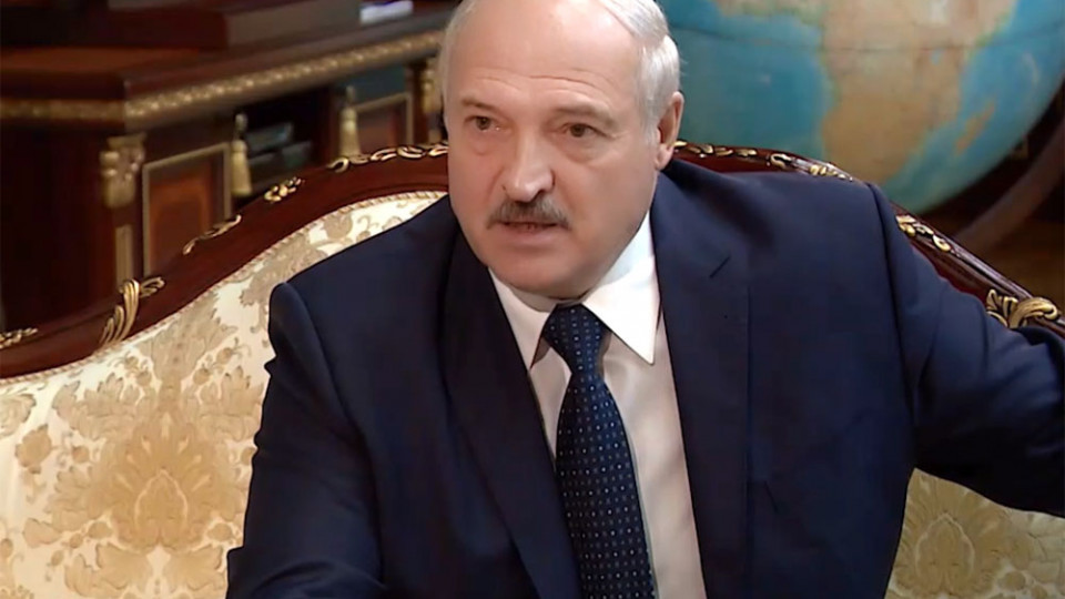 Лукашенко склоняется к досрочным президентским выборам в Беларуси