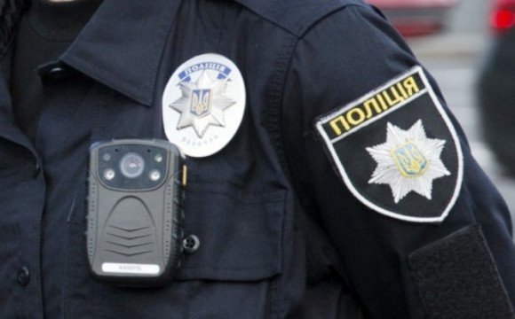 Напад з кульковою ручкою: жителька Запоріжжя побила правоохоронців
