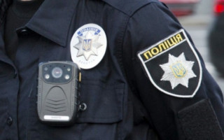 Напад з кульковою ручкою: жителька Запоріжжя побила правоохоронців