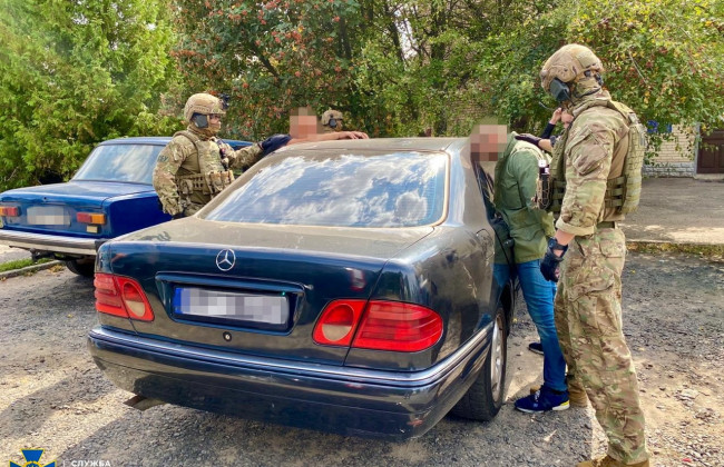 В Харкові затримали злочинця, який незаконно легалізовував росіян в Україні