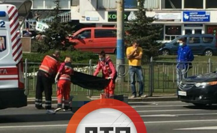 В Киеве произошло смертельное ДТП: пешеход погиб на месте