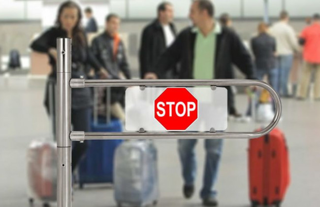 Не заплатил налоги — не выпустят за границу: в Слуге народа придумали стимул