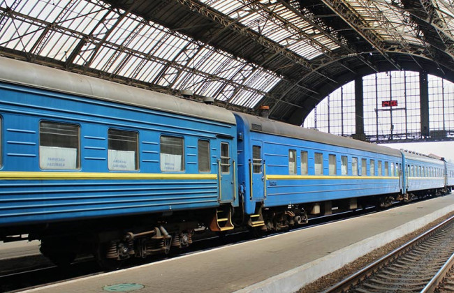 Укрзалізницю поділять на три вертикалі, — Кабмін