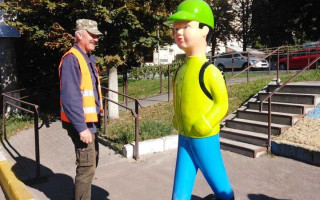 В Броварах появились искусственные пешеходы