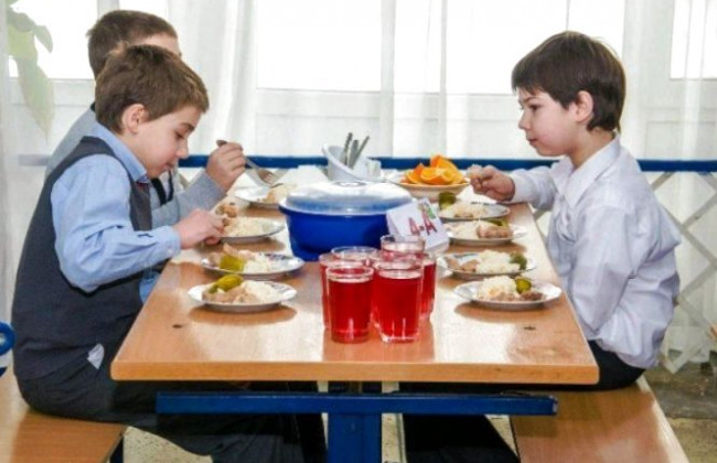 В МОН повідомили деталі реформи шкільного харчування: чого чекати дітям та батькам