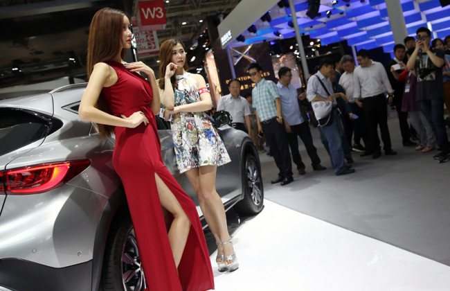 Производители машин больше не видят смысла в автосалонах: что с ними будет