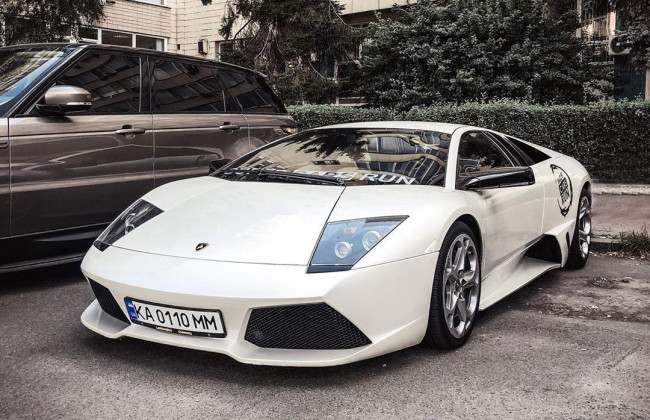 В Киеве заметили эксклюзивный суперкар Lamborghini, фото