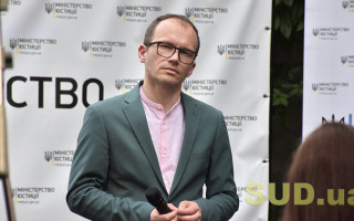 Денис Малюська предложил трудоустроить пожизненно заключенных в call-центр Минюста