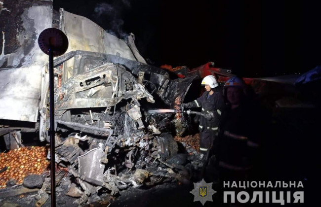 Под Николаевом ночью фуры сгорели в ДТП: двое погибших, фото