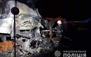 Под Николаевом ночью фуры сгорели в ДТП: двое погибших, фото