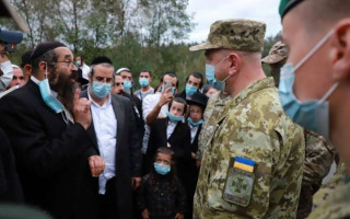 Ситуація з хасидами на кордоні: у Зеленського звинуватили Білорусь у поширенні чуток
