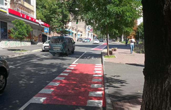 Для велосипедистов обустроили улицу в центре Киева