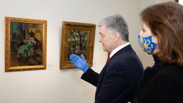 Бабіков допускає, що картини Порошенка можуть конфіскувати через несплату податку