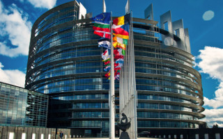 Отравление Навального: Европарламент грозит жесткими санкциями против РФ