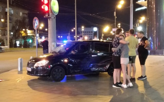 Аварія у центрі Києва біля ТРЦ Гулівер: фоторепортаж