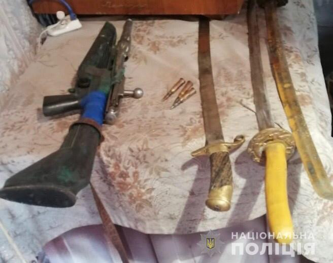 Незаконна колекція – на Київщині чоловік зберігав арсенал зброї