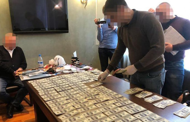 Хабар у $ 55 000 за посаду: судитимуть посадовця Мін’юсту
