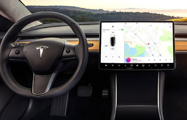 Большинство водителей не доверяет новым мультимедийным «фишкам» на новых автомобилях