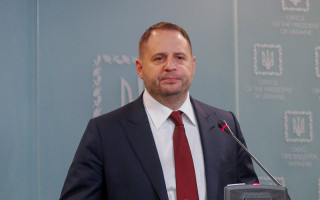 Єрмак вважає неприпустимим збільшення видатків на утримання органів державної влади