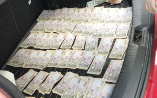 Погорів на хабарі: у Києві судитимуть посадовця Міністерства освіти