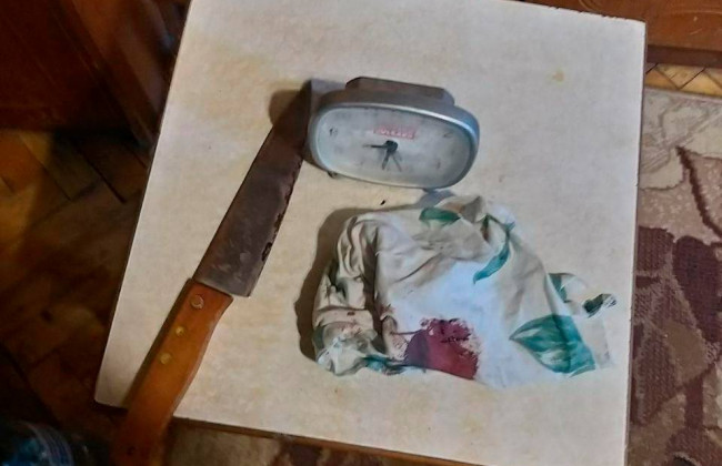 Лежала в луже крови: в столичной квартире нашли труп женщины