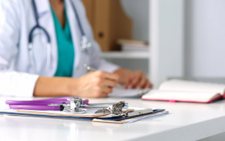 У МОЗ повідомили, коли медикам підвищать зарплату