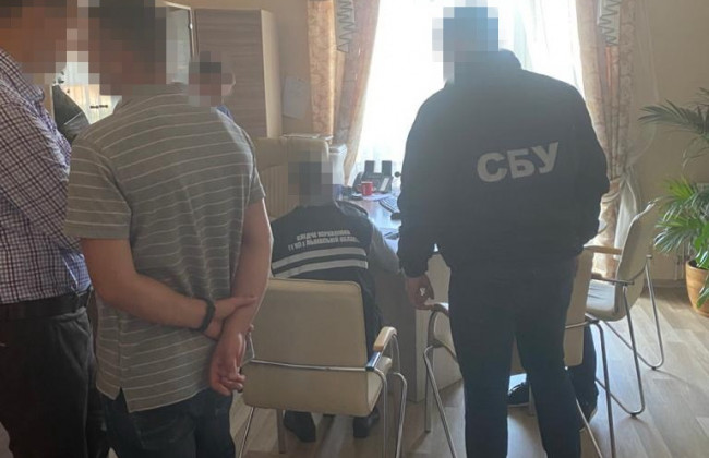 Посадовців Львівського локомотиворемонтного заводу розкрадали метал з підприємства