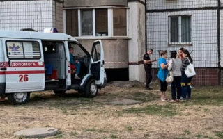 Трагедия в Кривом Роге: школьница выпала с 12-го этажа