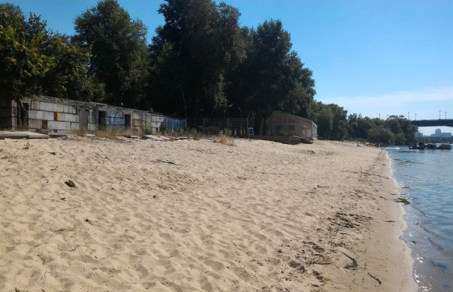 Киянам вимагають повернути земельну ділянку на острові Венеціанський