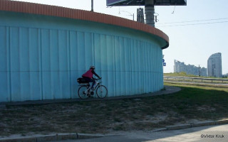 Участок велодорожки на столичной Троещине оказался опасным: фото