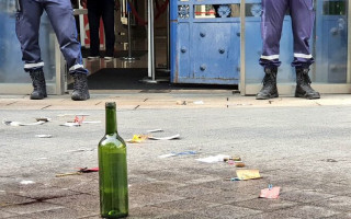 Лучше заплатим штраф, но не закроемся: в Париже рестораторы вышли на протесты против ужесточения карантина