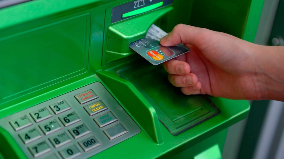 В Днепре взлетел на воздух банкомат: злоумышленников задержали с миллионом гривен