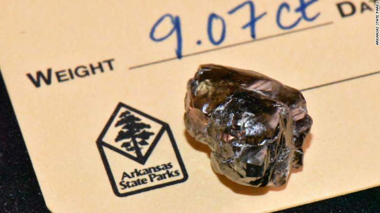 Находка века: в США нашли необычный драгоценный камень