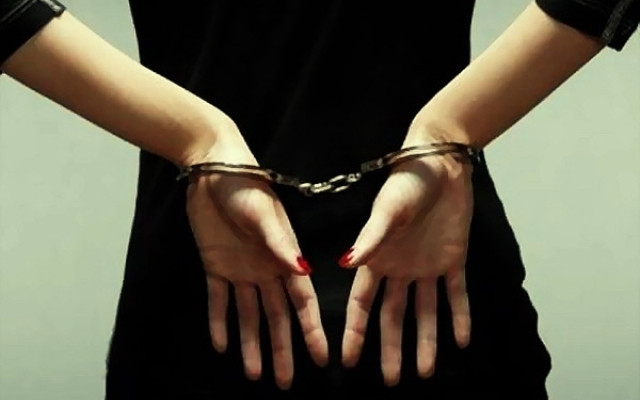 Действовали сообща: в центре Киева задержали банду опасных воровок