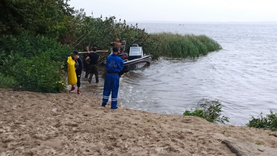 В Киевской области на Днепре перевернулась лодка с людьми